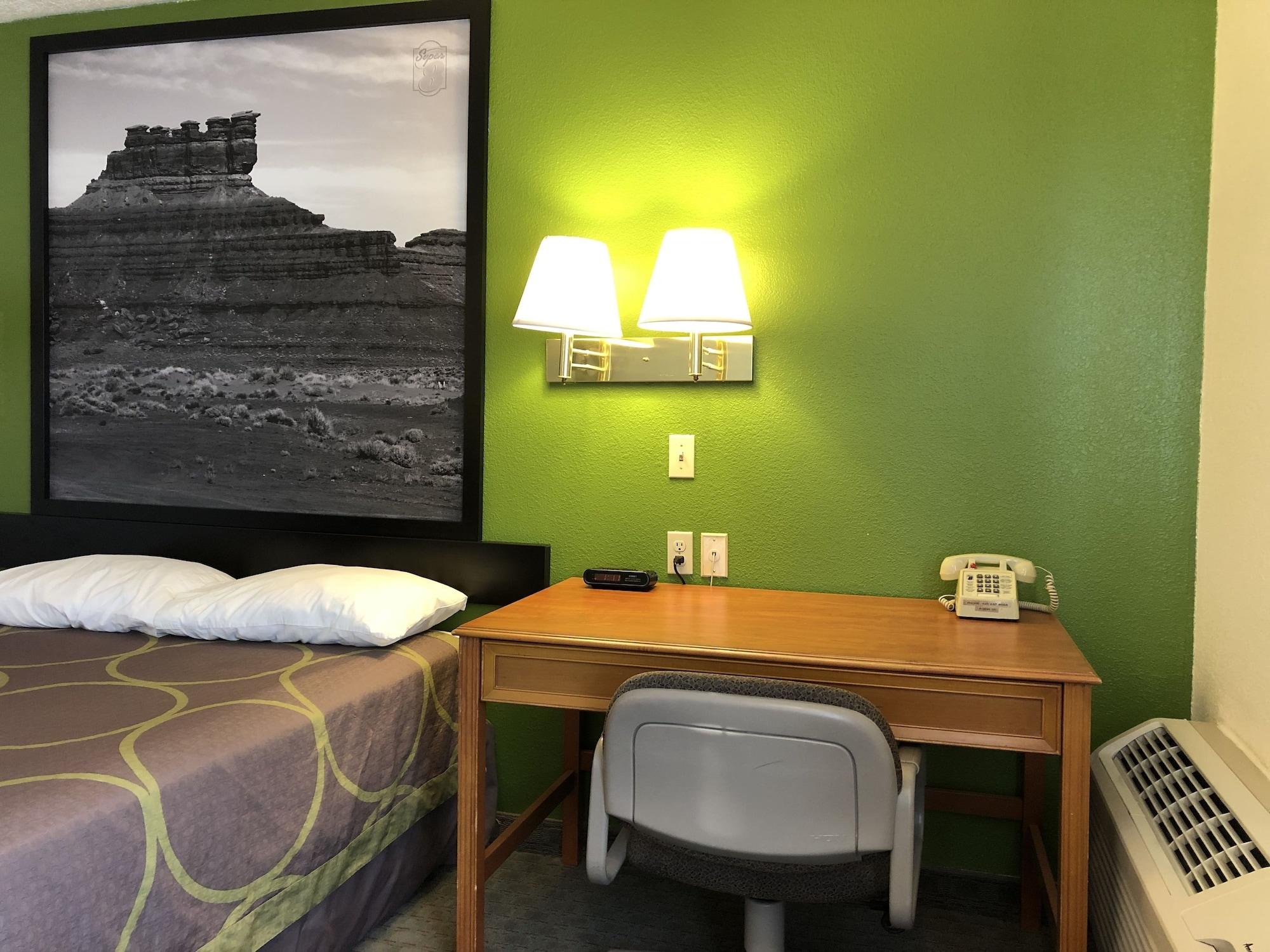 Super 8 By Wyndham Price Motel Dış mekan fotoğraf