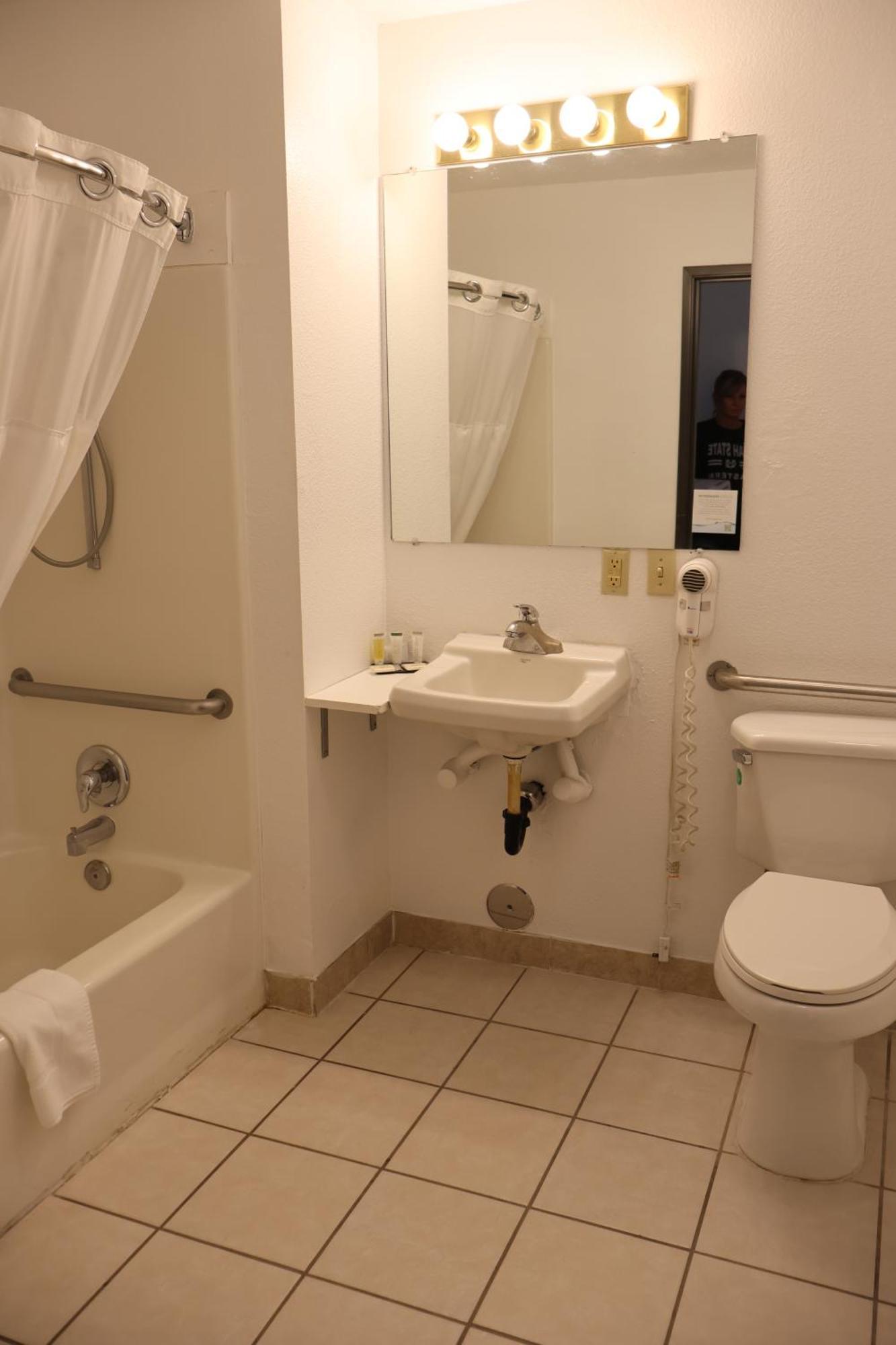 Super 8 By Wyndham Price Motel Dış mekan fotoğraf