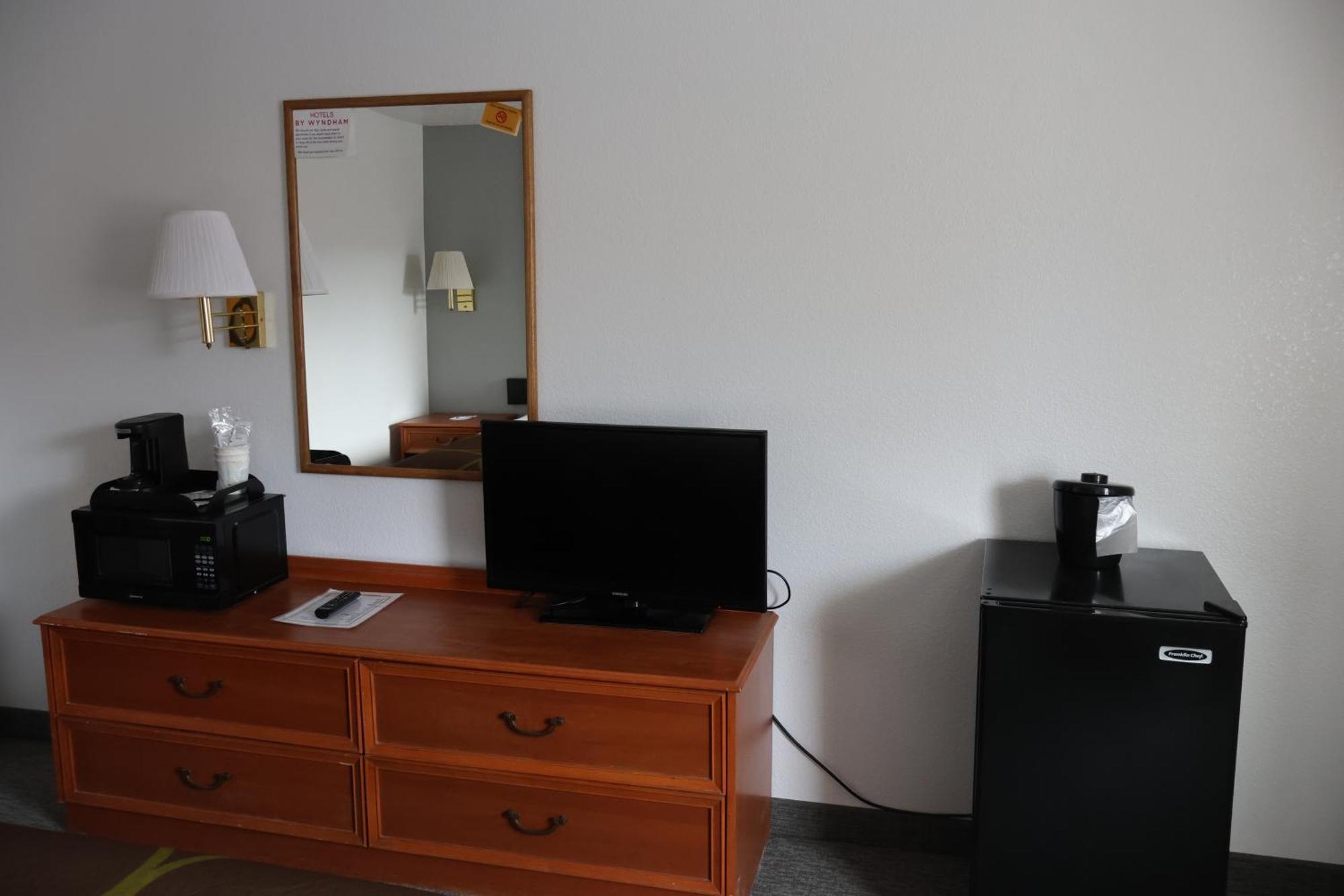 Super 8 By Wyndham Price Motel Dış mekan fotoğraf